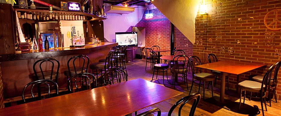 <h3>駅東通りにある屋台村！</h3><br />
いらっしゃいませ。COZY BAR ぼ～ず屋台村店へようこそ！
